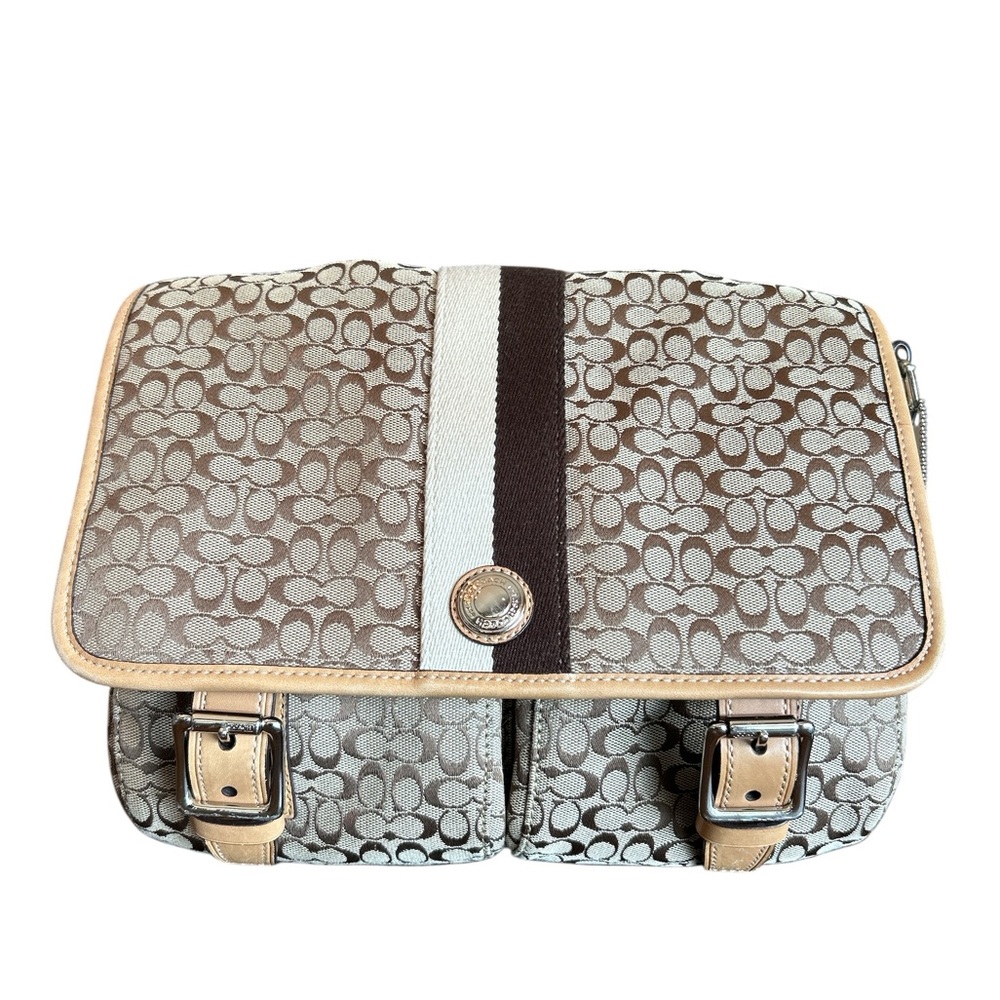 COACH Women’s Signature Khaki Voyager Messenger Bag. Purse